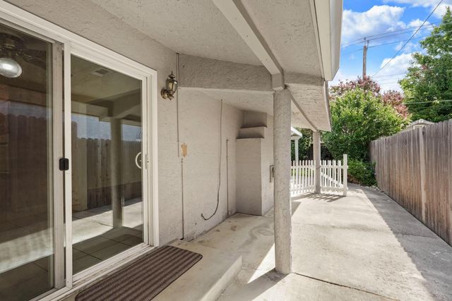 9317 Mark St, Elk Grove, CA 95624