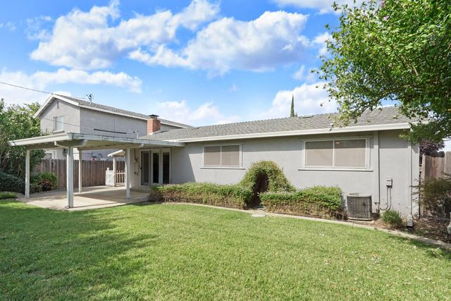9317 Mark St, Elk Grove, CA 95624