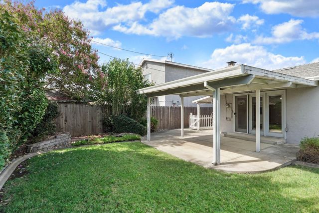 9317 Mark St, Elk Grove, CA 95624