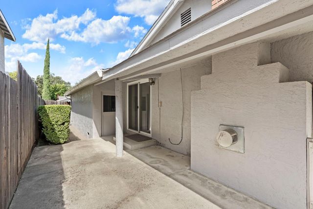 9317 Mark St, Elk Grove, CA 95624