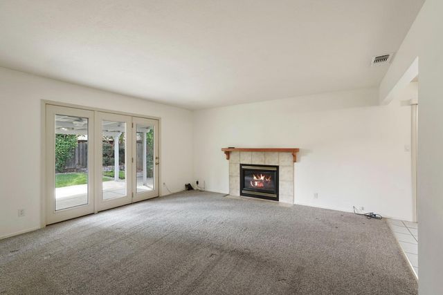 9317 Mark St, Elk Grove, CA 95624