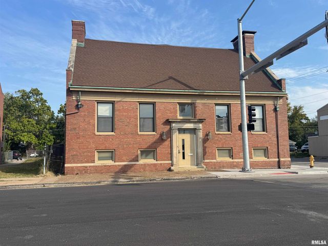 1202 W 3RD Street, Davenport, IA 52802