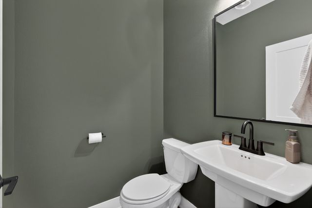 9114 S 91st Court, West Des Moines, IA 50266