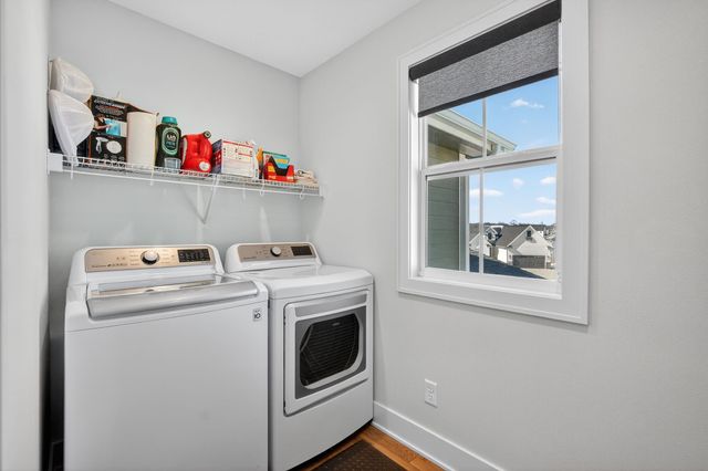 9114 S 91st Court, West Des Moines, IA 50266