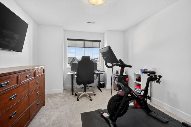 9114 S 91st Court, West Des Moines, IA 50266