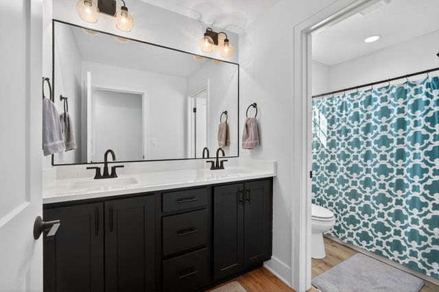 9114 S 91st Court, West Des Moines, IA 50266