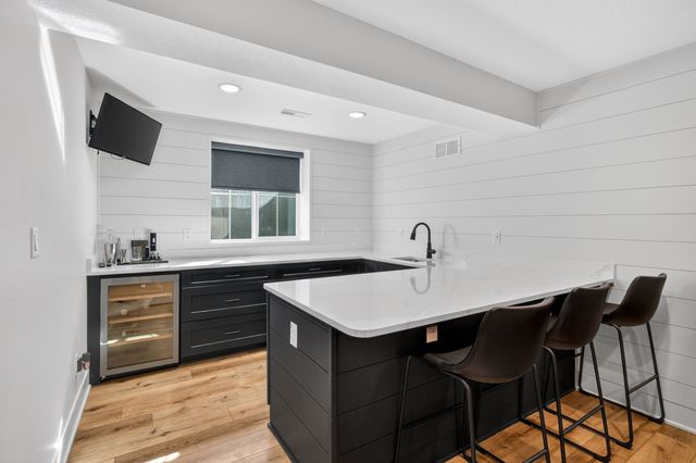 9114 S 91st Court, West Des Moines, IA 50266