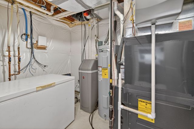 9114 S 91st Court, West Des Moines, IA 50266