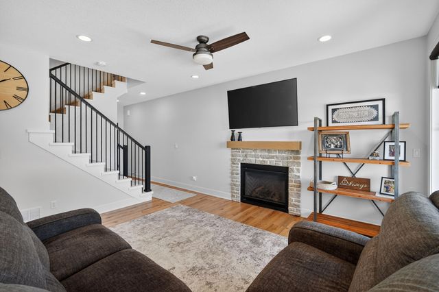 9114 S 91st Court, West Des Moines, IA 50266