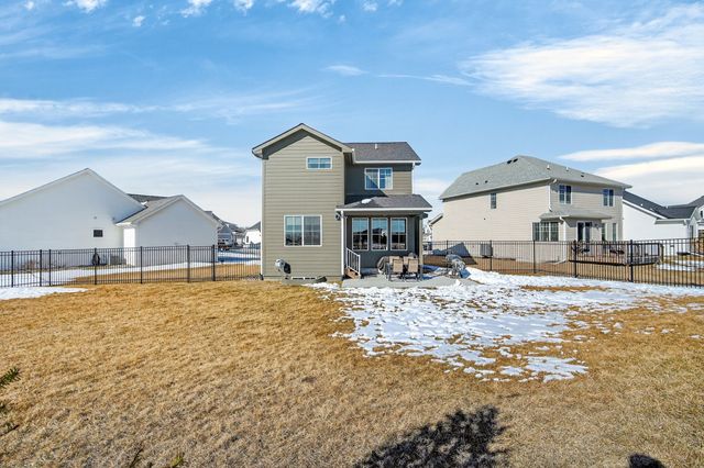 9114 S 91st Court, West Des Moines, IA 50266