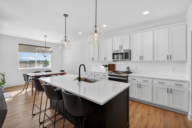 9114 S 91st Court, West Des Moines, IA 50266