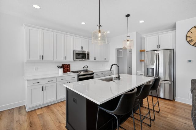 9114 S 91st Court, West Des Moines, IA 50266