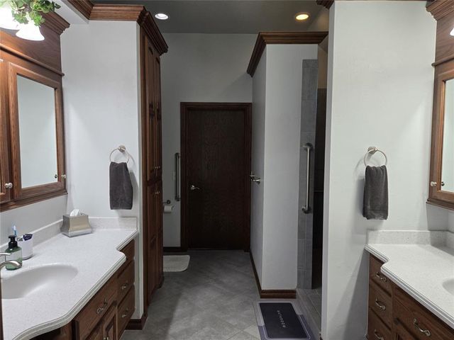 16406 Sandstone Circle, Choctaw, OK 73020