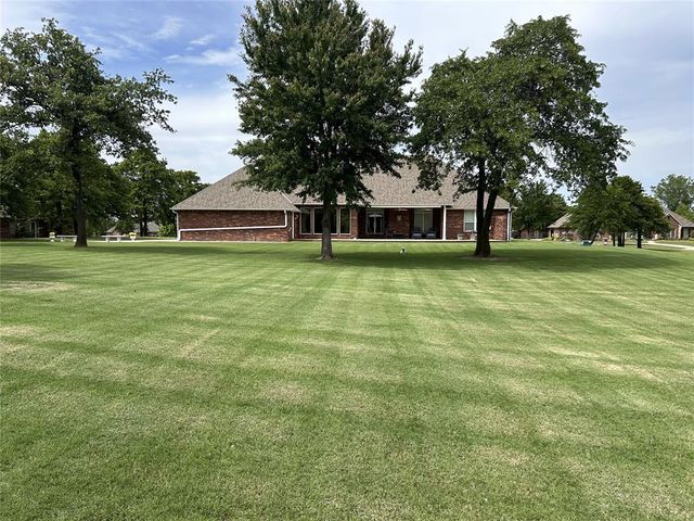 16406 Sandstone Circle, Choctaw, OK 73020