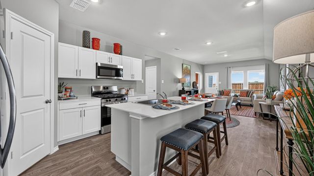 537 STERLING THICKET Lane, Denton, TX 76259