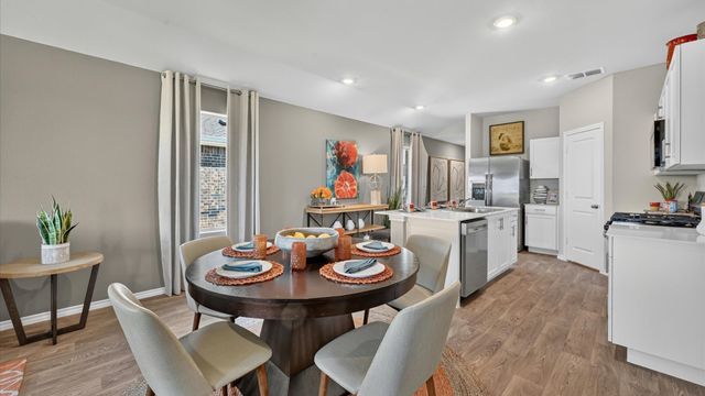 537 STERLING THICKET Lane, Denton, TX 76259