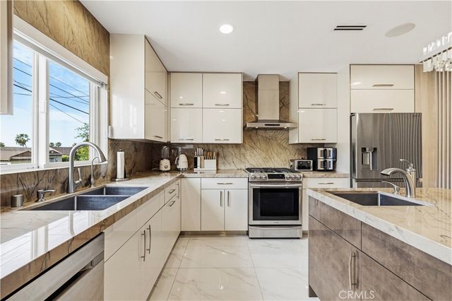 10101 Lanark Street, Sun Valley, CA 91352