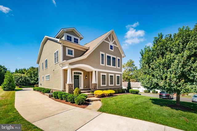 217 PLEASANT ST SW, Vienna, VA 22180