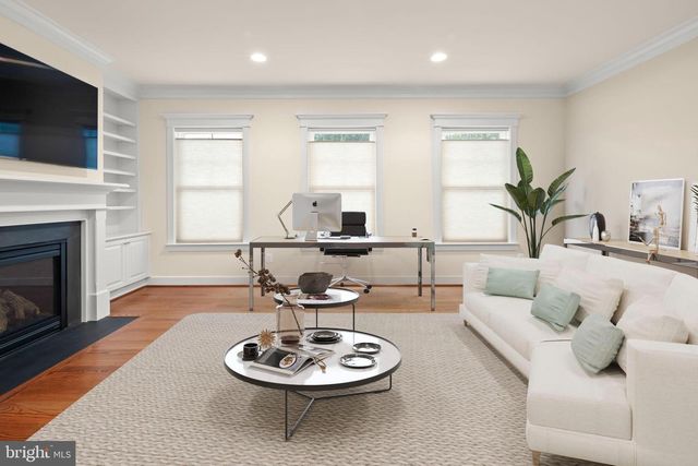 217 PLEASANT ST SW, Vienna, VA 22180