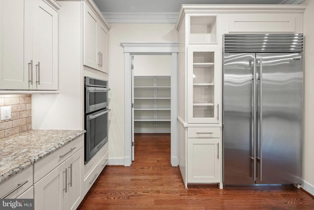 217 PLEASANT ST SW, Vienna, VA 22180