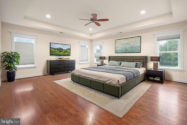 217 PLEASANT ST SW, Vienna, VA 22180