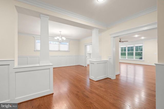 217 PLEASANT ST SW, Vienna, VA 22180