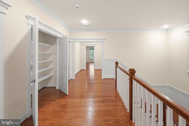 217 PLEASANT ST SW, Vienna, VA 22180