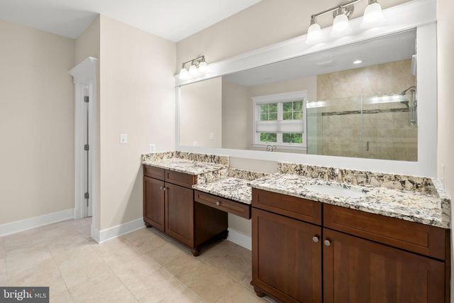 217 PLEASANT ST SW, Vienna, VA 22180