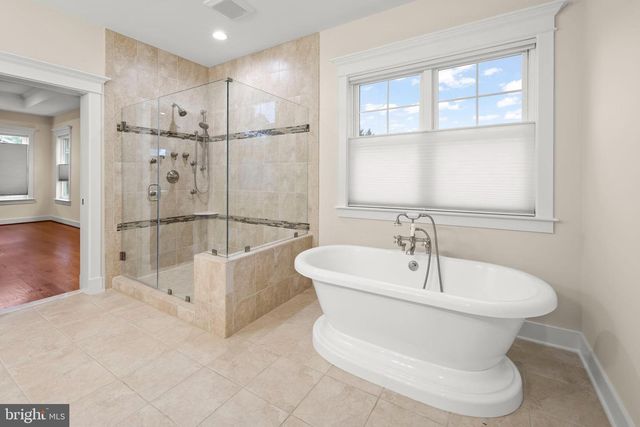 217 PLEASANT ST SW, Vienna, VA 22180