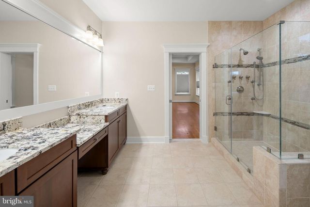 217 PLEASANT ST SW, Vienna, VA 22180