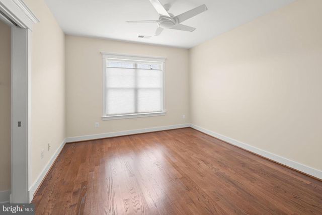 217 PLEASANT ST SW, Vienna, VA 22180