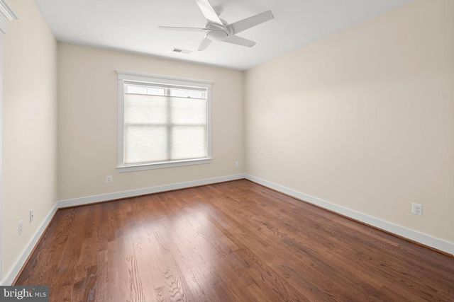 217 PLEASANT ST SW, Vienna, VA 22180