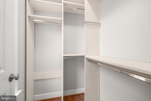 217 PLEASANT ST SW, Vienna, VA 22180