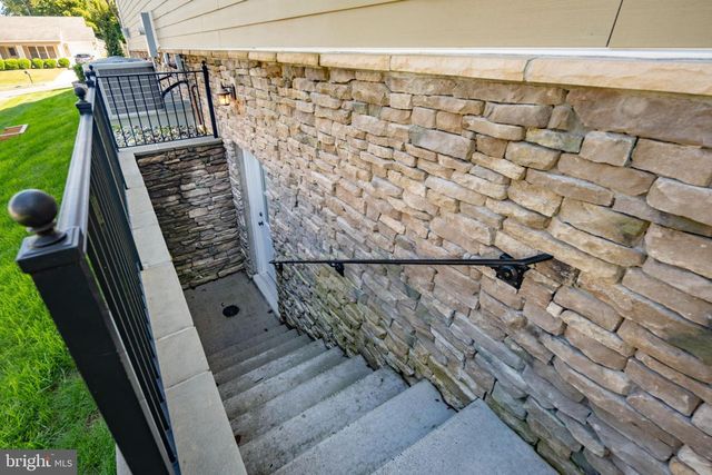 217 PLEASANT ST SW, Vienna, VA 22180