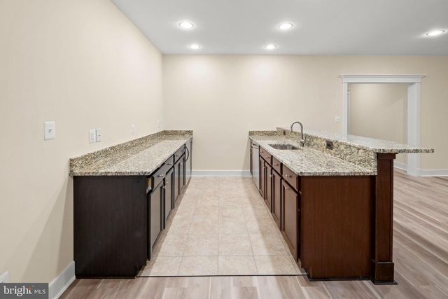 217 PLEASANT ST SW, Vienna, VA 22180