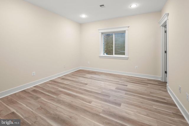 217 PLEASANT ST SW, Vienna, VA 22180