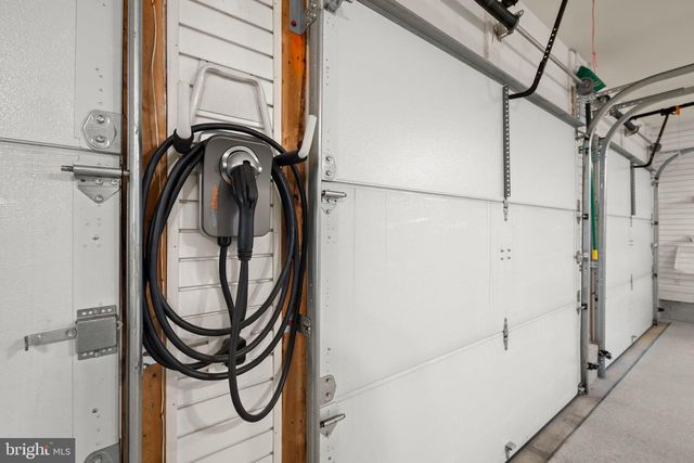 217 PLEASANT ST SW, Vienna, VA 22180