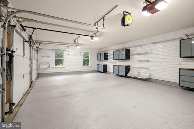 217 PLEASANT ST SW, Vienna, VA 22180