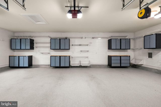 217 PLEASANT ST SW, Vienna, VA 22180