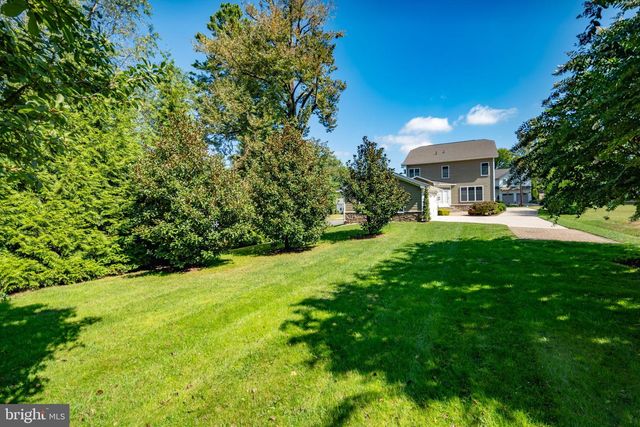 217 PLEASANT ST SW, Vienna, VA 22180