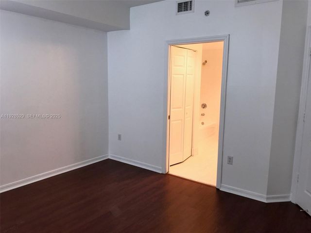 115 SW 11 ST 802, Miami, FL 33130