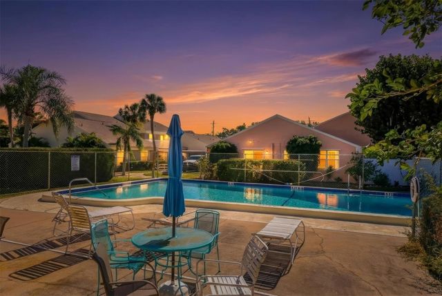 6343 MANATEE AVENUE W, Bradenton, FL 34209