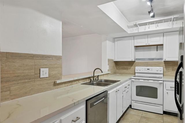 6343 MANATEE AVENUE W, Bradenton, FL 34209