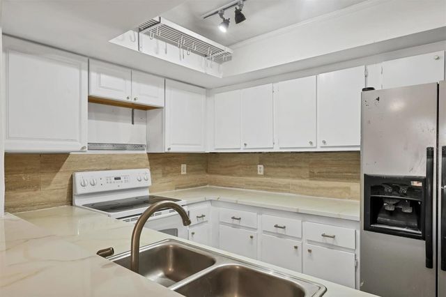 6343 MANATEE AVENUE W, Bradenton, FL 34209