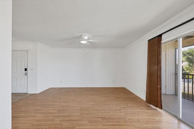 6343 MANATEE AVENUE W, Bradenton, FL 34209