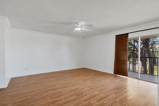 6343 MANATEE AVENUE W, Bradenton, FL 34209