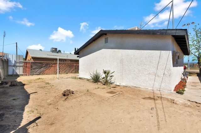 12559 W E, Biola, CA 93606