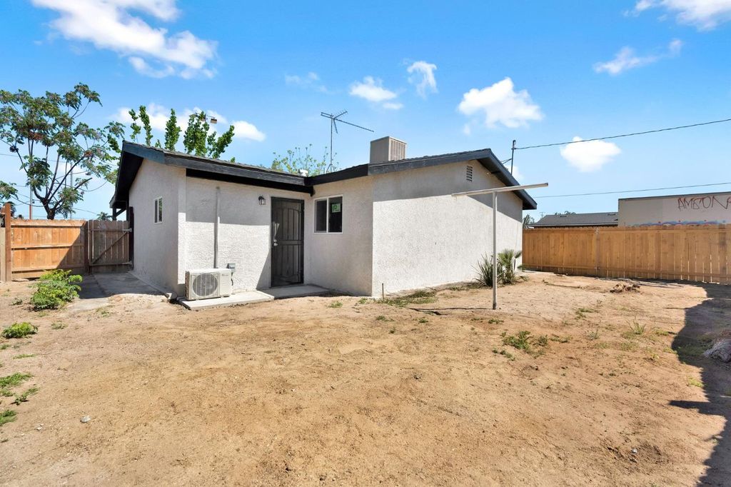 Image 20 of property listing at 12559 W E, Biola, CA 93606