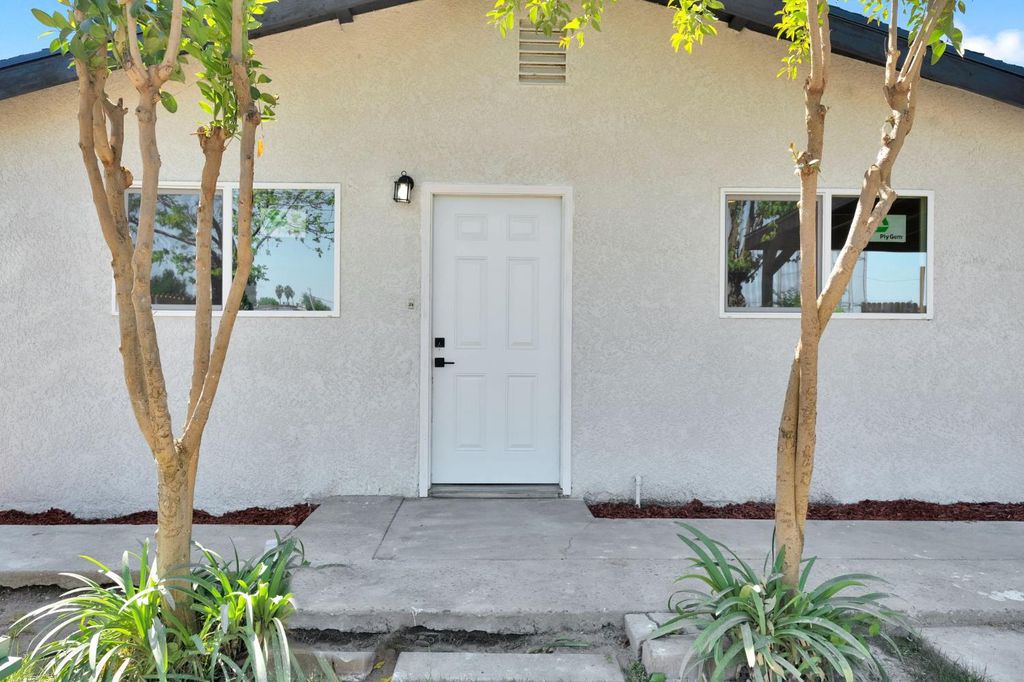 Image 4 of property listing at 12559 W E, Biola, CA 93606