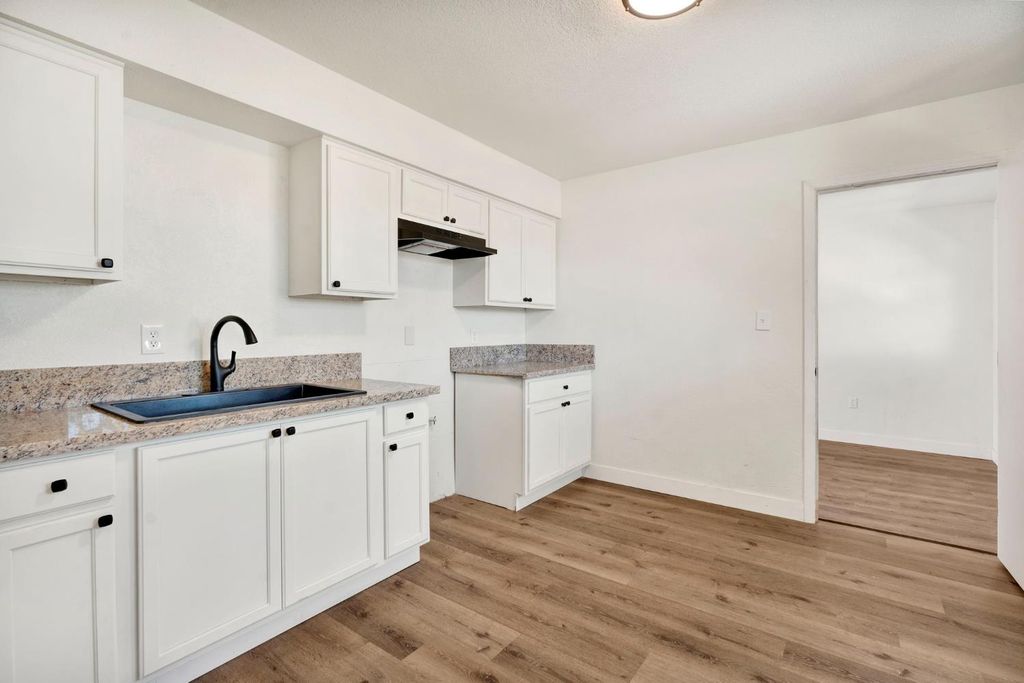 Image 8 of property listing at 12559 W E, Biola, CA 93606